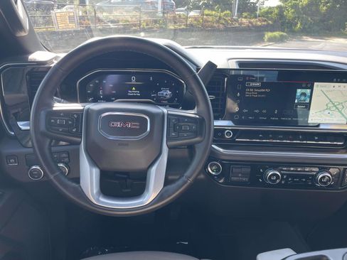Used 2025 GMC Sierra 1500 SLT RWD image 14