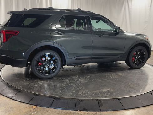 Used 2023 Ford Explorer ST w/ Equipment Group 401A image 2