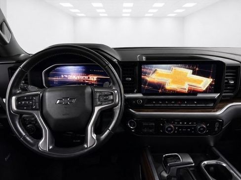 Certified 2025 Chevrolet Silverado 1500 RST w/ Convenience Package II AWD/4WD image 18