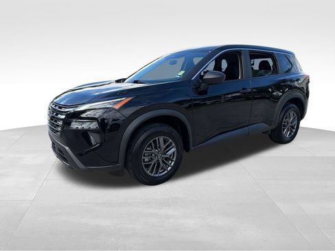 Certified 2024 Nissan Rogue S FWD image 3