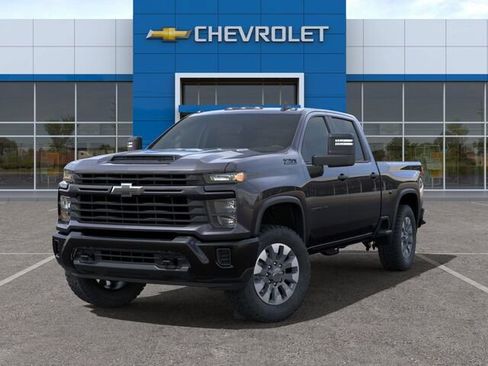 Used 2024 Chevrolet Silverado 2500 Custom w/ Custom Convenience Package AWD/4WD image 6