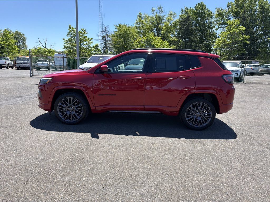 Used 2022 Jeep Compass Limited w/ (RED) Package AWD/4WD image 2