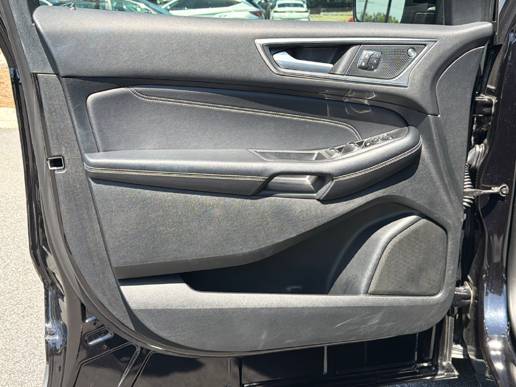 Used 2024 Ford Edge Titanium AWD/4WD image 12