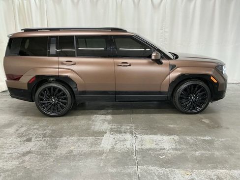 Used 2024 Hyundai Santa Fe Calligraphy image 2