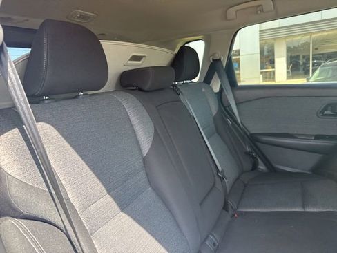 Used 2021 Nissan Rogue S image 27