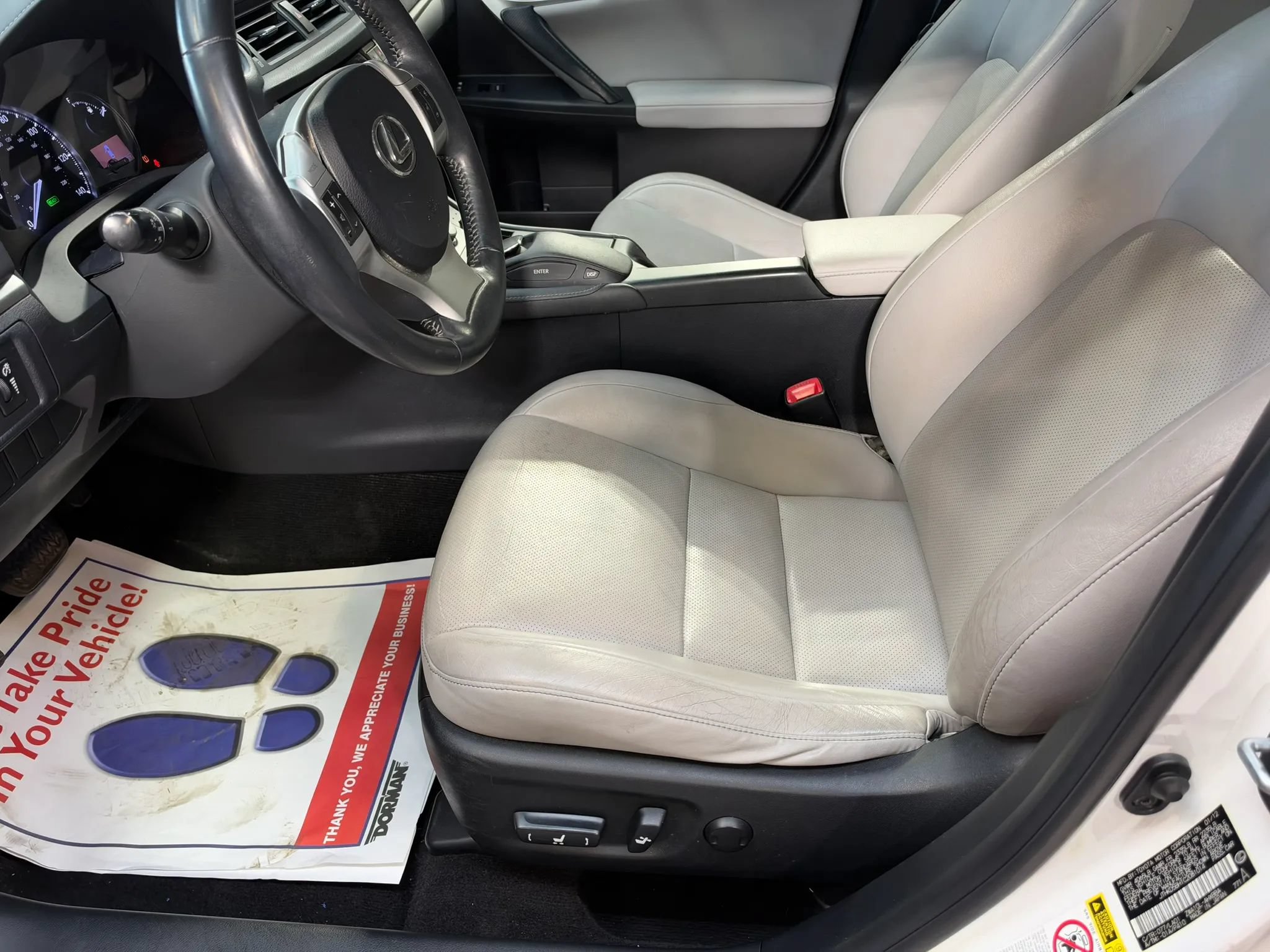Used 2012 Lexus CT 200h Premium w/ Leather Pkg FWD image 19