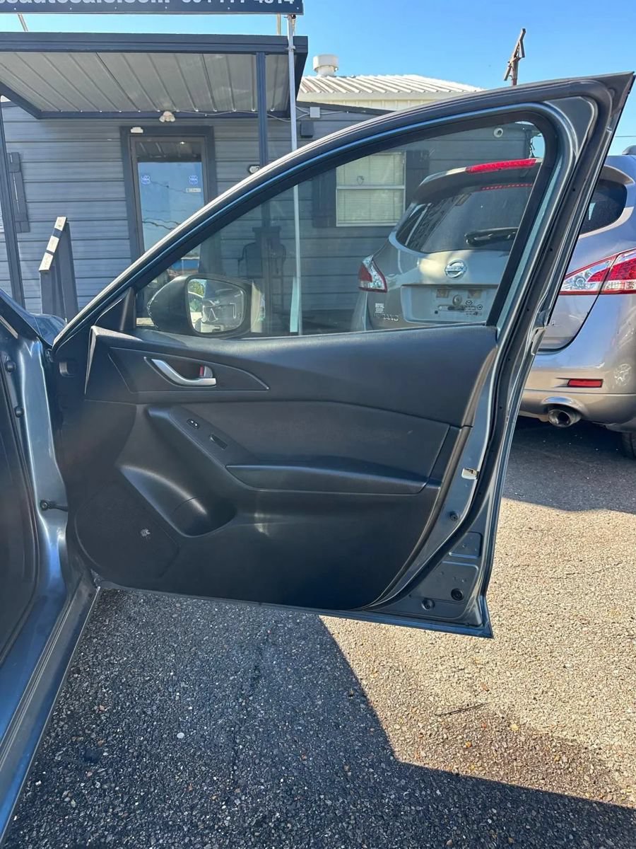 Used 2015 MAZDA MAZDA3 i SV FWD image 10