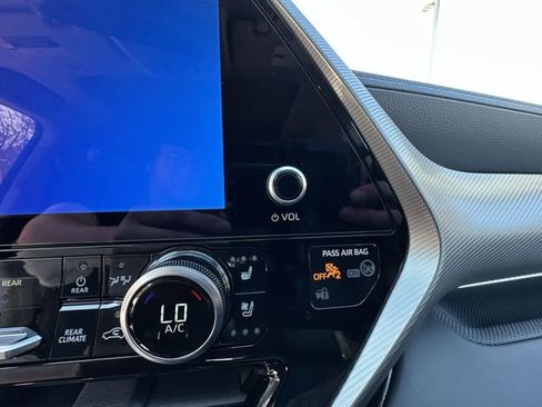 New 2026 Toyota Highlander Platinum image 14