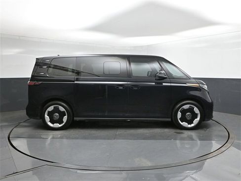 New 2025 Volkswagen ID. Buzz Pro S image 26