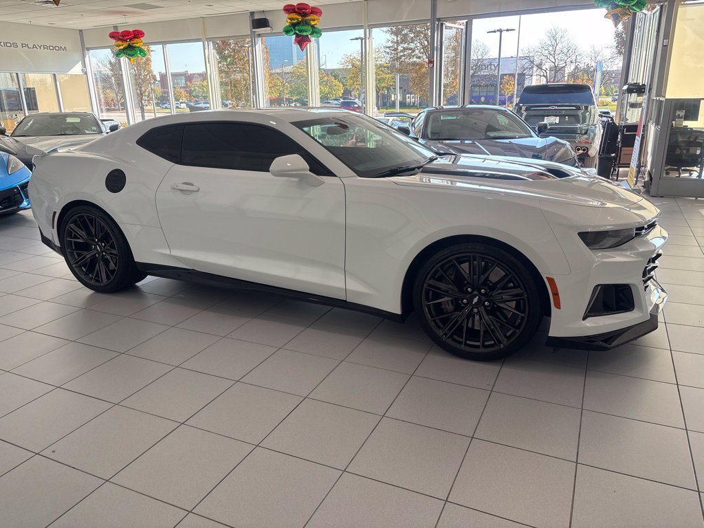 Used 2018 Chevrolet Camaro ZL1 RWD image 3