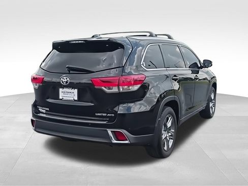 Used 2019 Toyota Highlander Limited Platinum AWD/4WD image 8