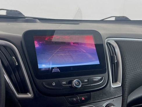 Used 2020 Chevrolet Malibu LS FWD image 14
