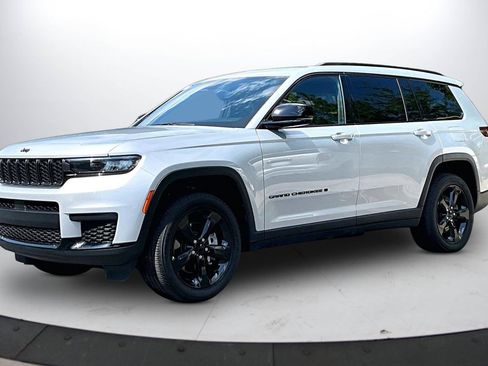 Used 2023 Jeep Grand Cherokee L Laredo AWD/4WD image 4