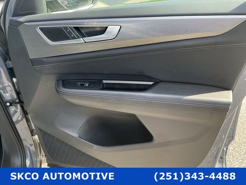 Used 2025 Volkswagen Atlas Cross Sport SE AWD/4WD image 12