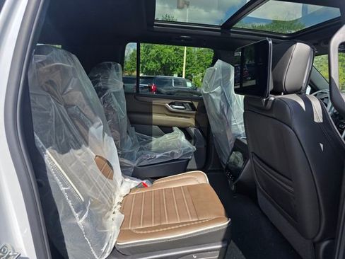New 2026 GMC Yukon XL Denali Ultimate AWD/4WD image 5