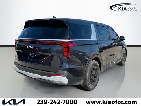 New 2026 Kia Carnival image 5