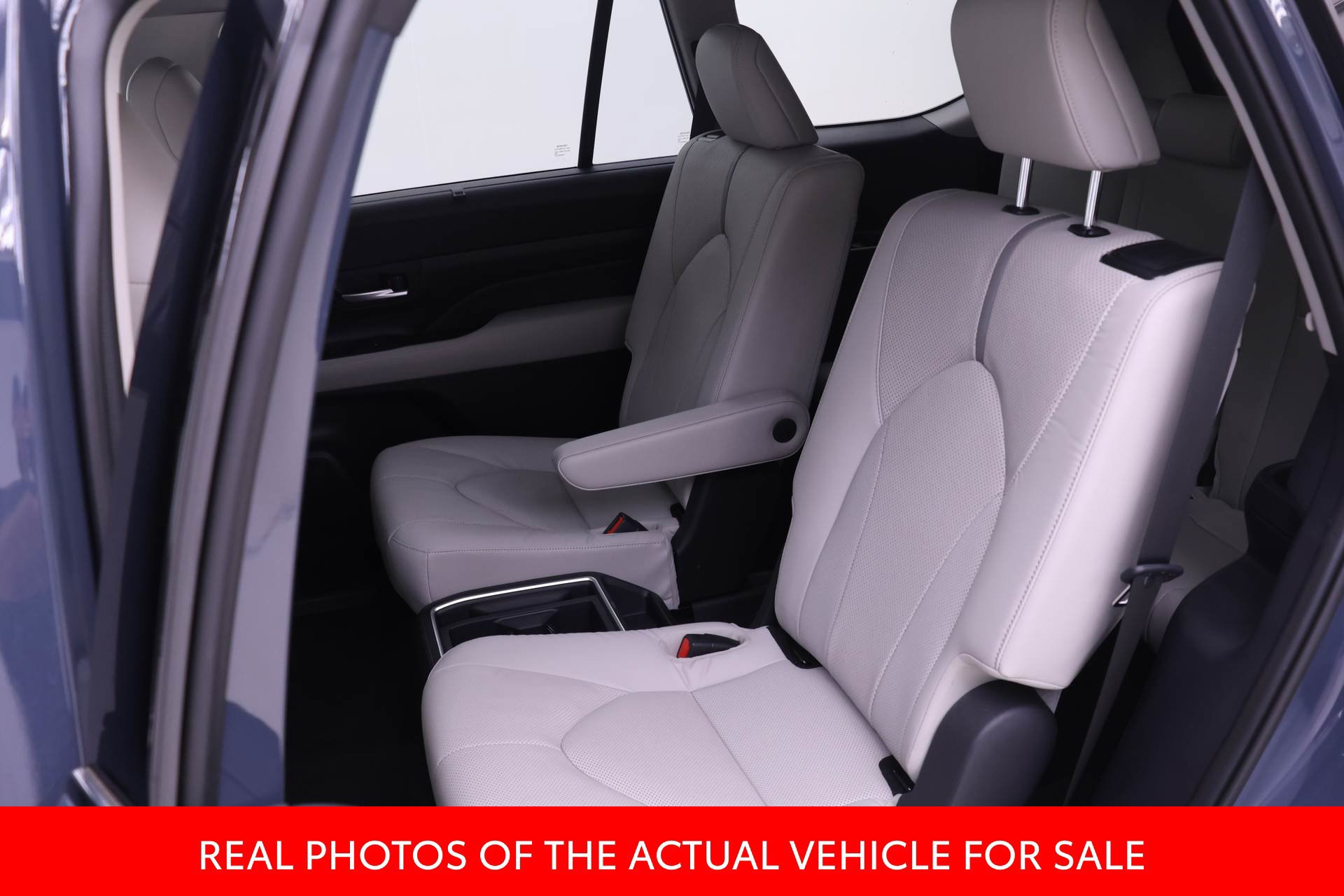 Used 2024 Toyota Grand Highlander AWD image 9