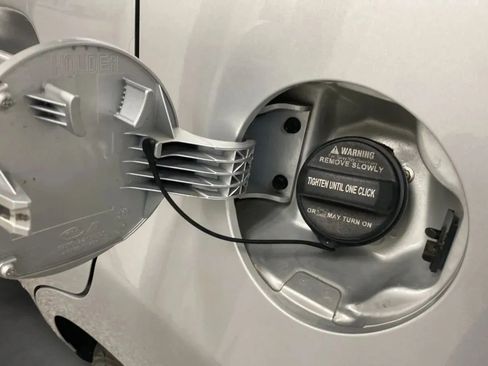 Used 2015 Kia Soul + FWD image 32