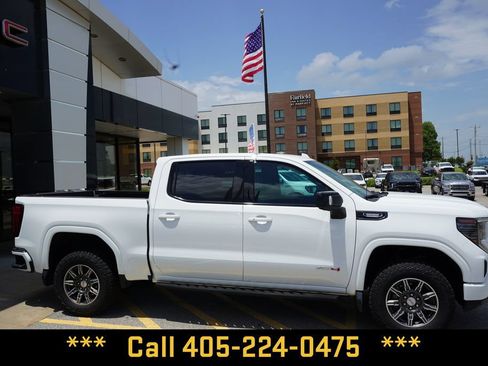 Used 2024 GMC Sierra 1500 AT4 w/ Technology Package AWD/4WD image 10