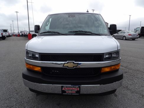 Used 2025 Chevrolet Express 3500 LT w/ LT Preferred Equipment Group RWD image 12