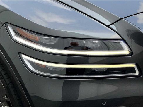 Used 2023 Genesis GV80 2.5T w/ Prestige Package image 26