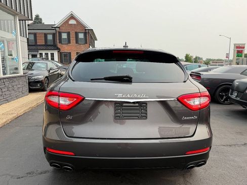 Used 2017 Maserati Levante AWD/4WD image 6