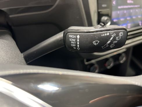 Certified 2021 Volkswagen Tiguan S image 39