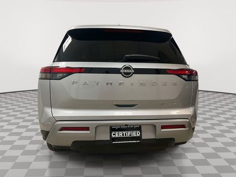 Used 2025 Nissan Pathfinder SL AWD/4WD image 4