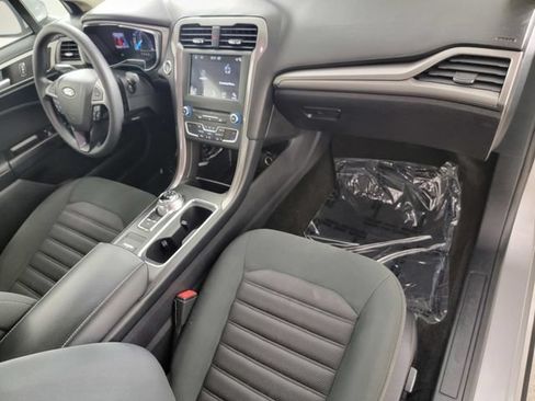 Certified 2017 Ford Fusion SE w/ Fusion SE Technology Package FWD image 20