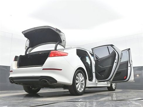 Used 2015 Kia Optima LX image 51