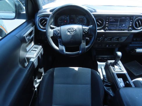 Used 2020 Toyota Tacoma TRD Off-Road AWD/4WD image 5