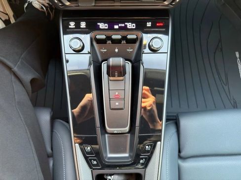 Used 2024 Porsche 911 Carrera image 21