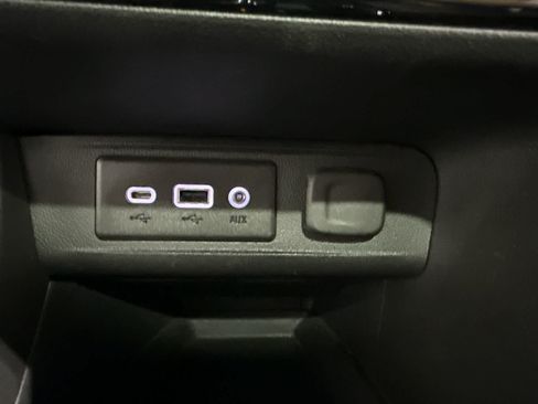 Used 2023 Buick Encore GX Essence w/ Experience Buick Package AWD/4WD image 23