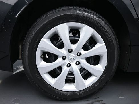 Used 2020 Toyota Corolla LE FWD image 29