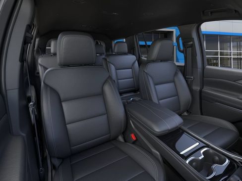 New 2026 Chevrolet Traverse LT w/ Driver Confidence Package FWD image 16