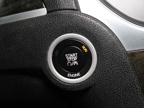 Used 2016 Chrysler 300 C image 14