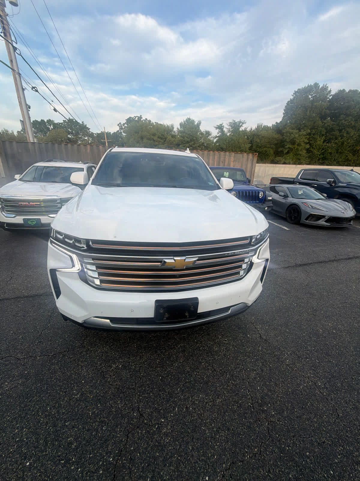 Used 2023 Chevrolet Tahoe High Country AWD/4WD image 2