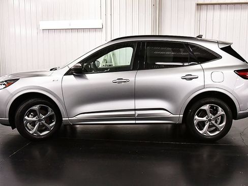 Used 2023 Ford Escape ST-Line w/ Tech Pack #1 AWD/4WD image 4