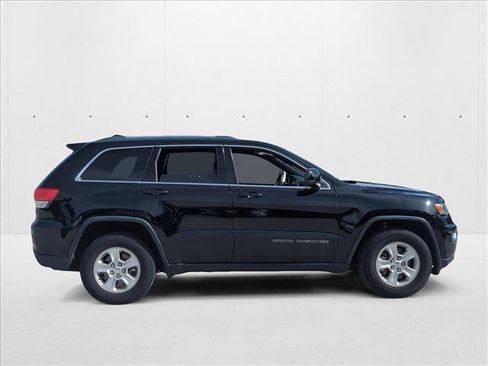 Used 2017 Jeep Grand Cherokee Laredo w/ Quick Order Package 2BE image 4