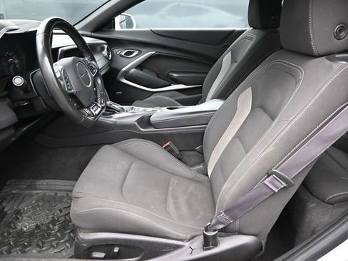 Used 2017 Chevrolet Camaro LT w/ Technology Package image 11