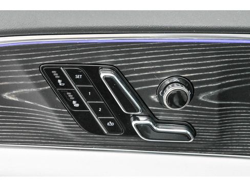 Certified 2024 Cadillac Lyriq Luxury AWD/4WD image 32