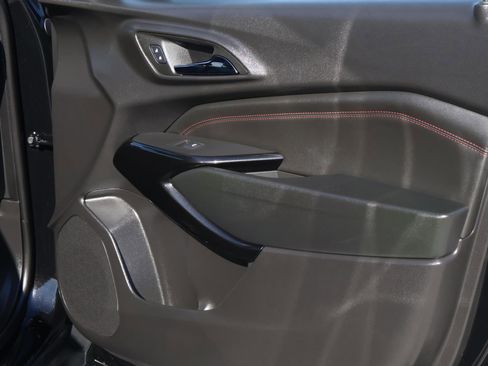 Used 2024 Chevrolet Trax RS image 17