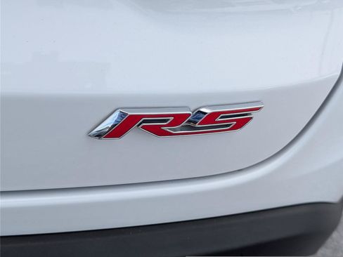 Used 2024 Chevrolet Trax RS w/ Sunroof Package FWD image 10