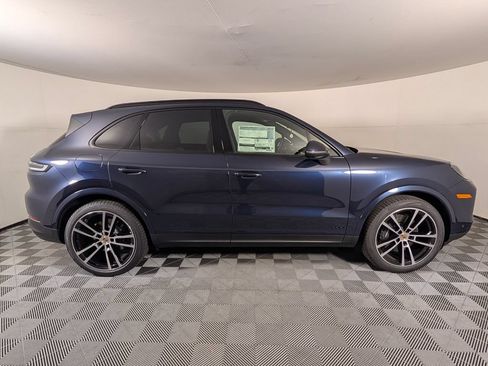 New 2026 Porsche Cayenne AWD/4WD image 8