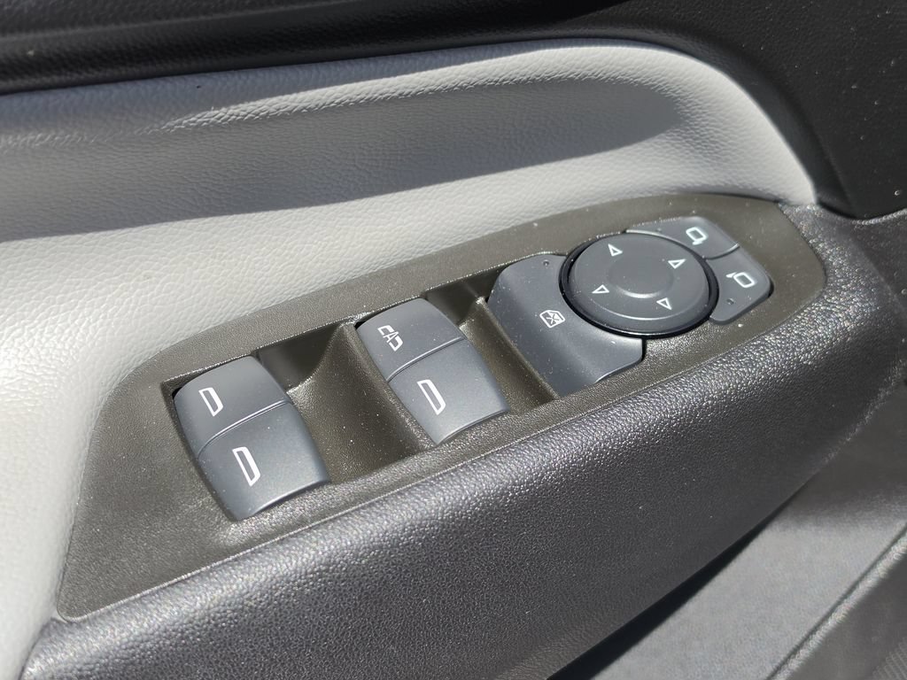 Used 2024 Chevrolet Equinox LS w/ Driver Confidence II Package FWD image 16