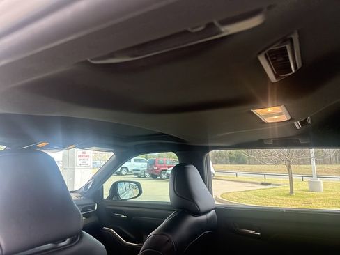 Used 2023 Toyota Highlander XSE image 12