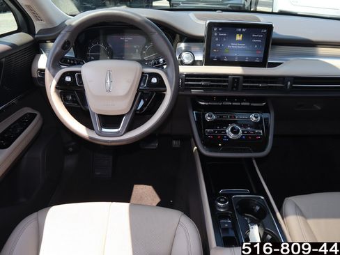 Used 2022 Lincoln Corsair AWD w/ Premium Package image 14