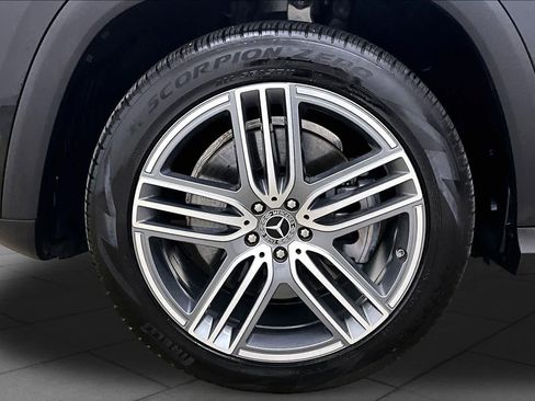 Certified 2025 Mercedes-Benz GLS 450 4MATIC image 11