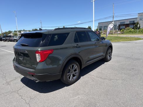 Certified 2024 Ford Explorer XLT w/ Equipment Group 202A AWD/4WD image 3
