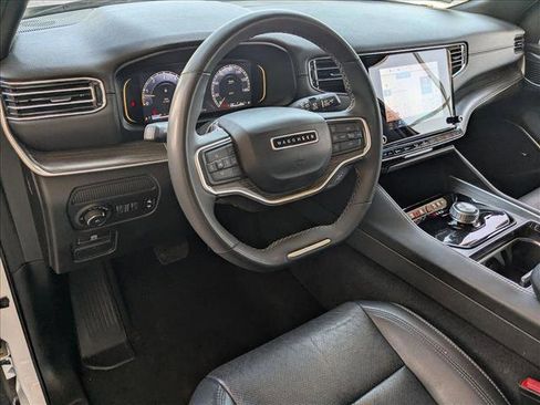 Used 2024 Jeep Wagoneer Series II w/ Flexible Seating Group RWD image 10